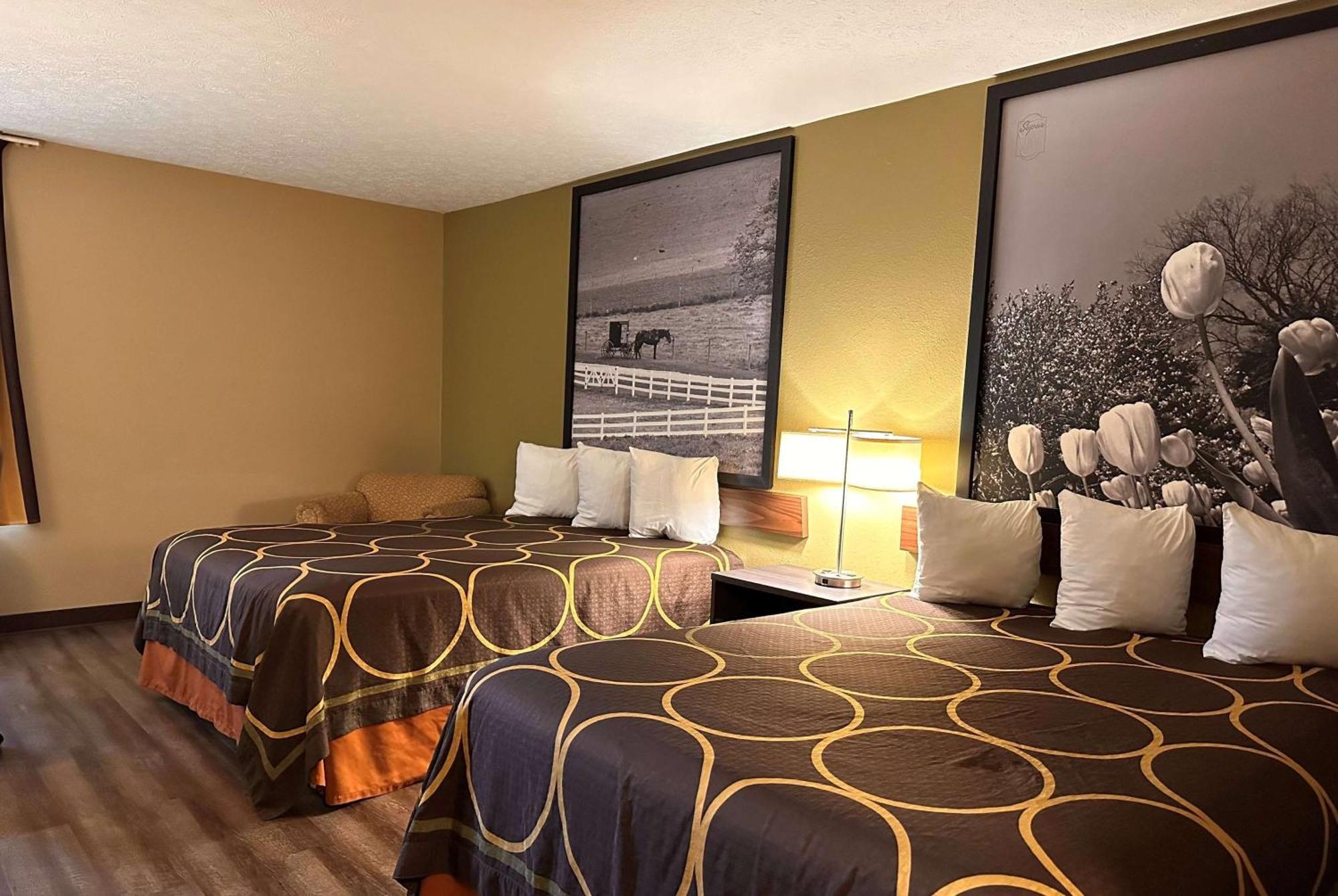 Super 8 By Wyndham Bellefontaine Hotel Exterior foto