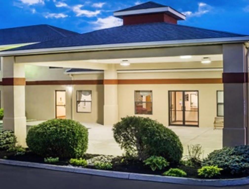 Super 8 By Wyndham Bellefontaine Hotel Exterior foto