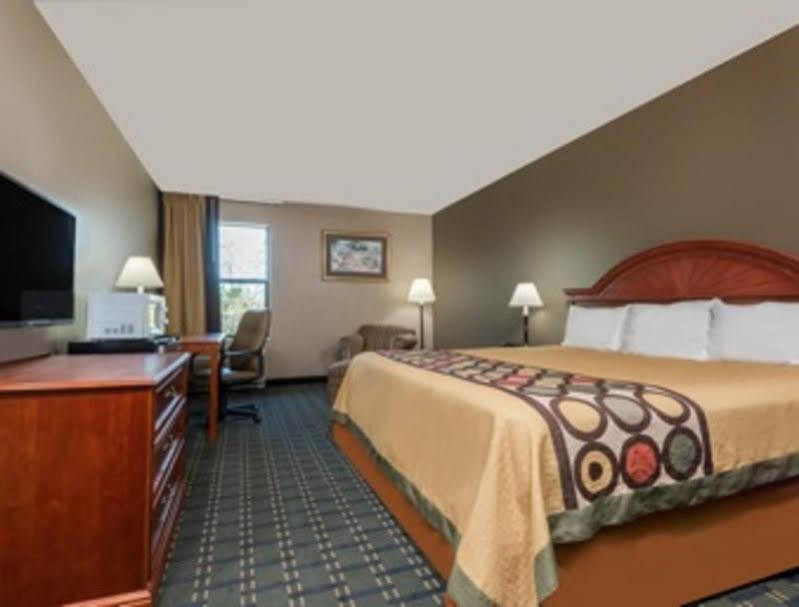 Super 8 By Wyndham Bellefontaine Hotel Exterior foto