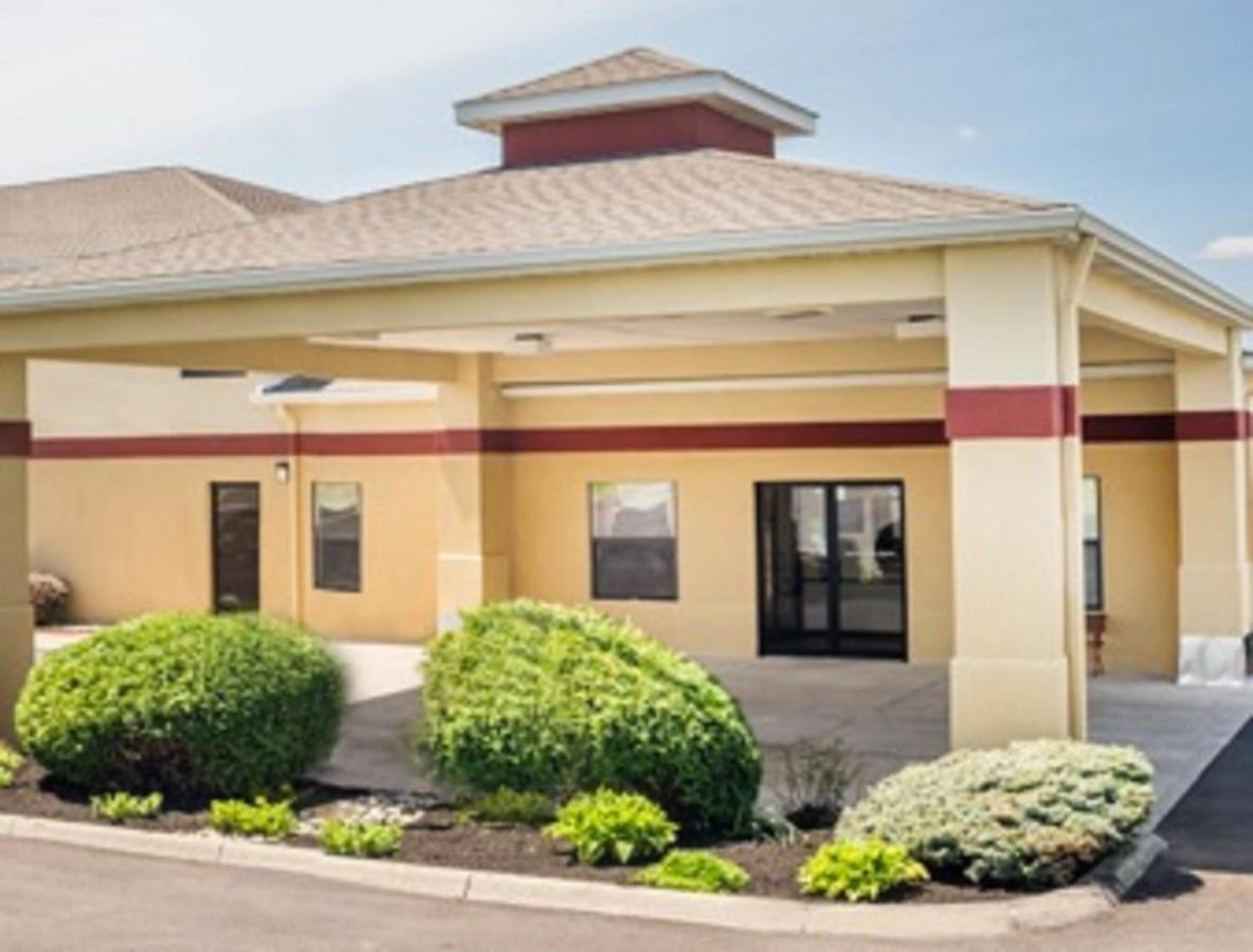 Super 8 By Wyndham Bellefontaine Hotel Exterior foto